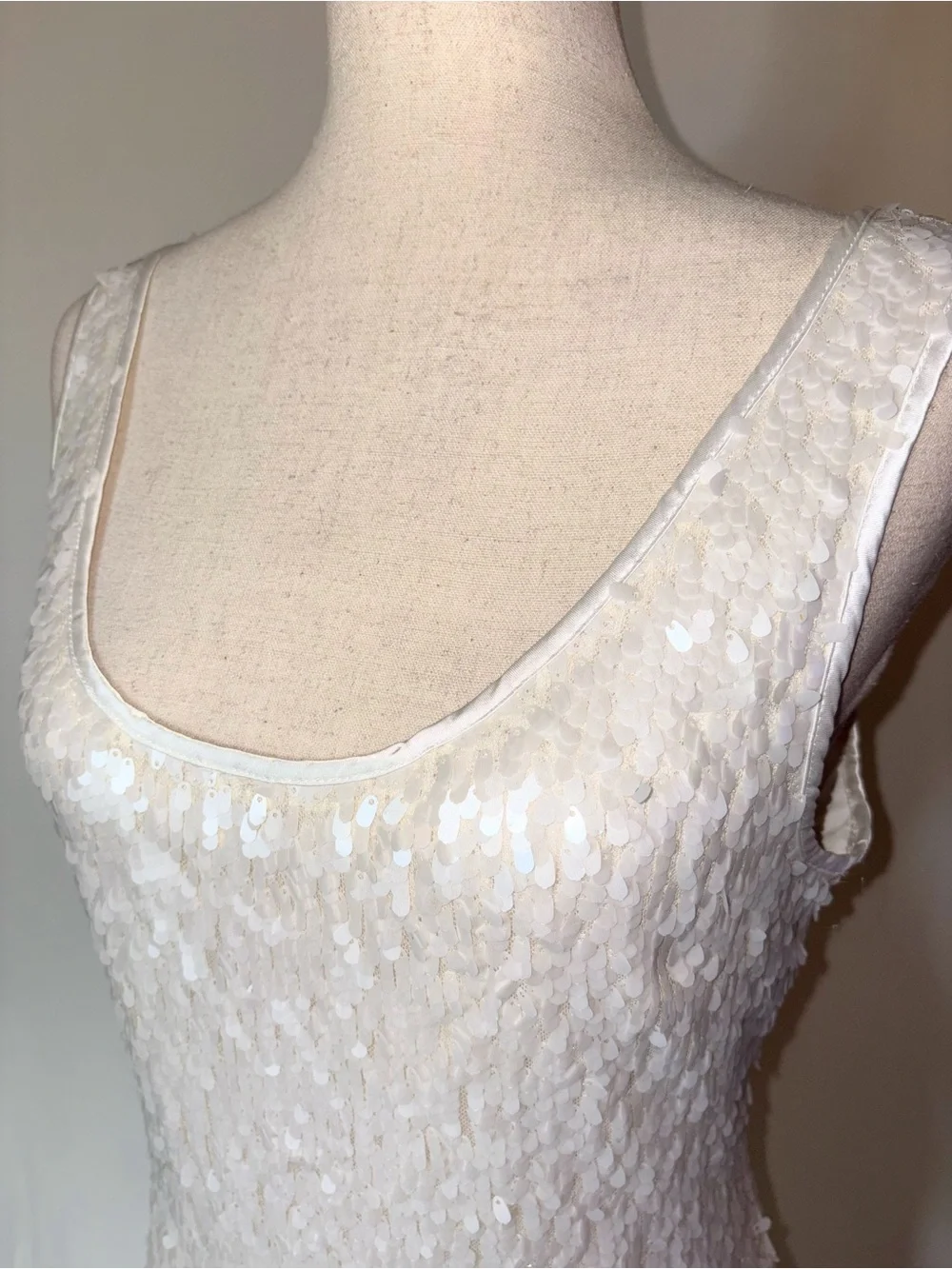 White House Black Market Ivory Sequin Scoop Neck Tank Dress Size 10 - Picture 4 of 8